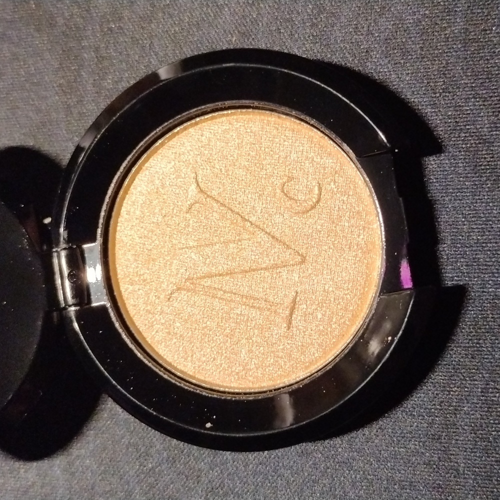 Nomad Cosmetics Sydney Bathers Kiss of Sun Highlighter